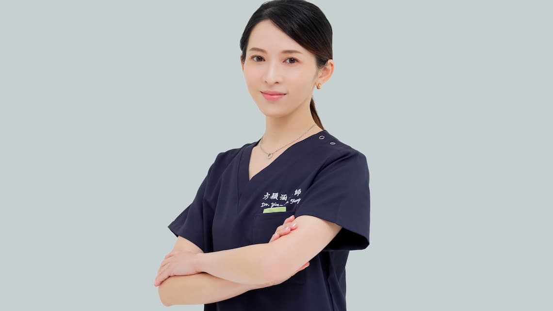 佳思優診所的整形外科方穎涵醫師，專精於各種女性私密療程，客製化解決不同的女性困擾。