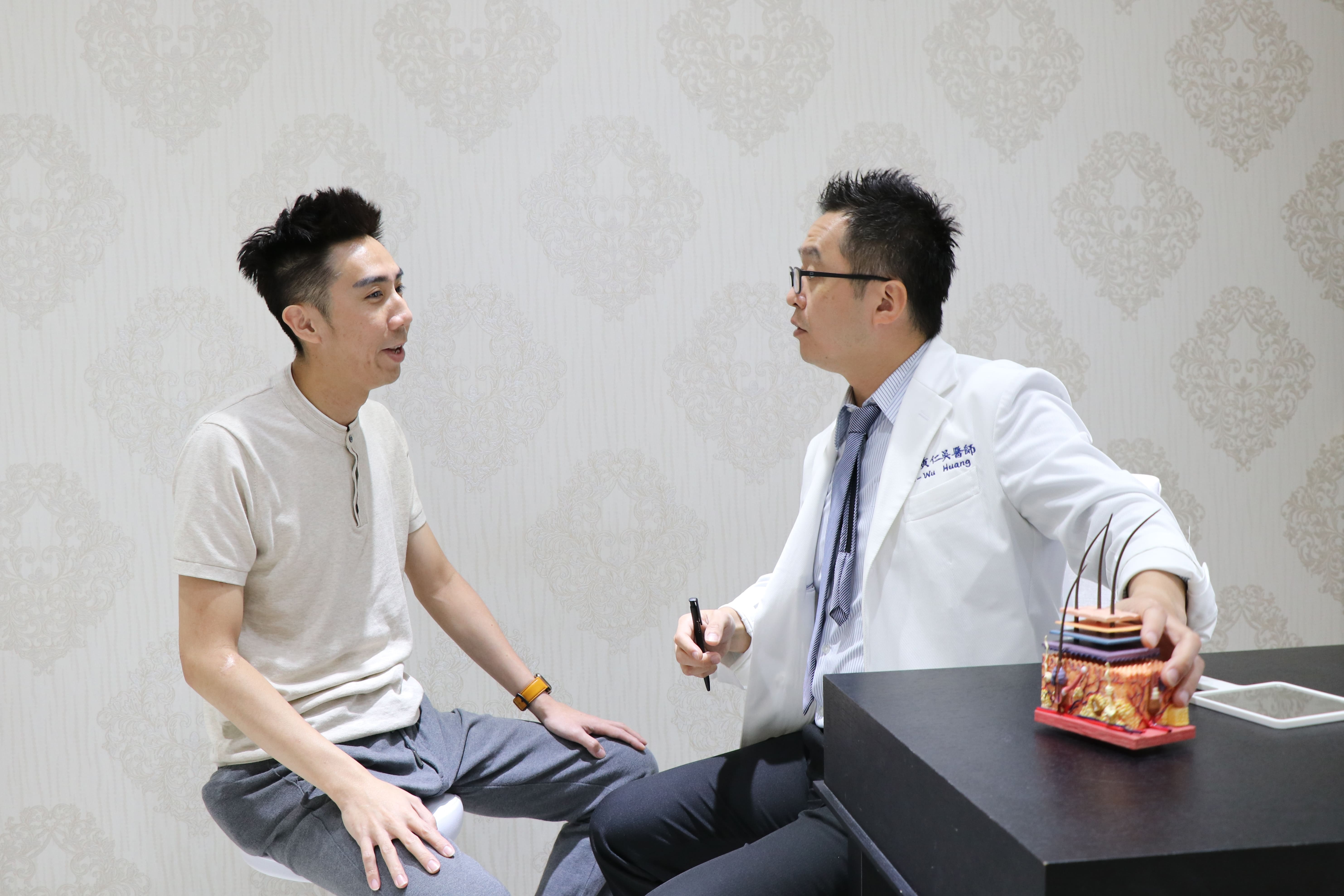 黄仁吴医师建议施打皮秒雷射，改善痘疤、毛孔粗大和晒斑问题