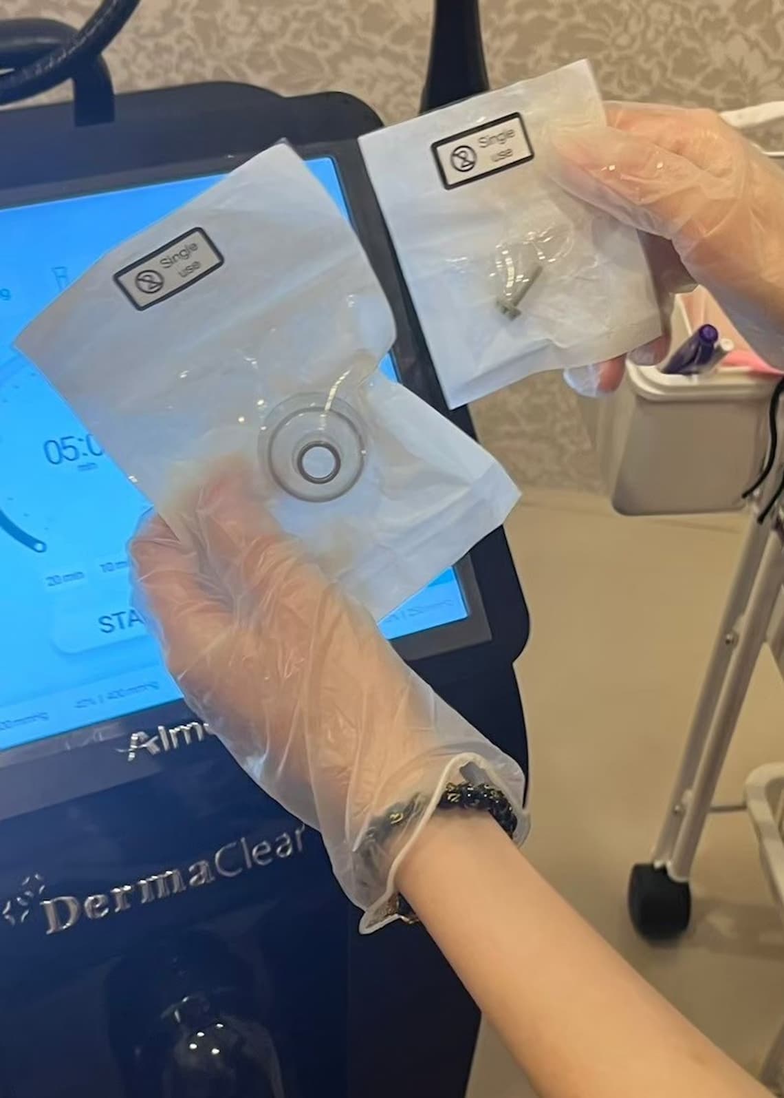 佳思優護理人員也很仔細跟我講解機器使用的探頭及功用，整個解說過程很詳細