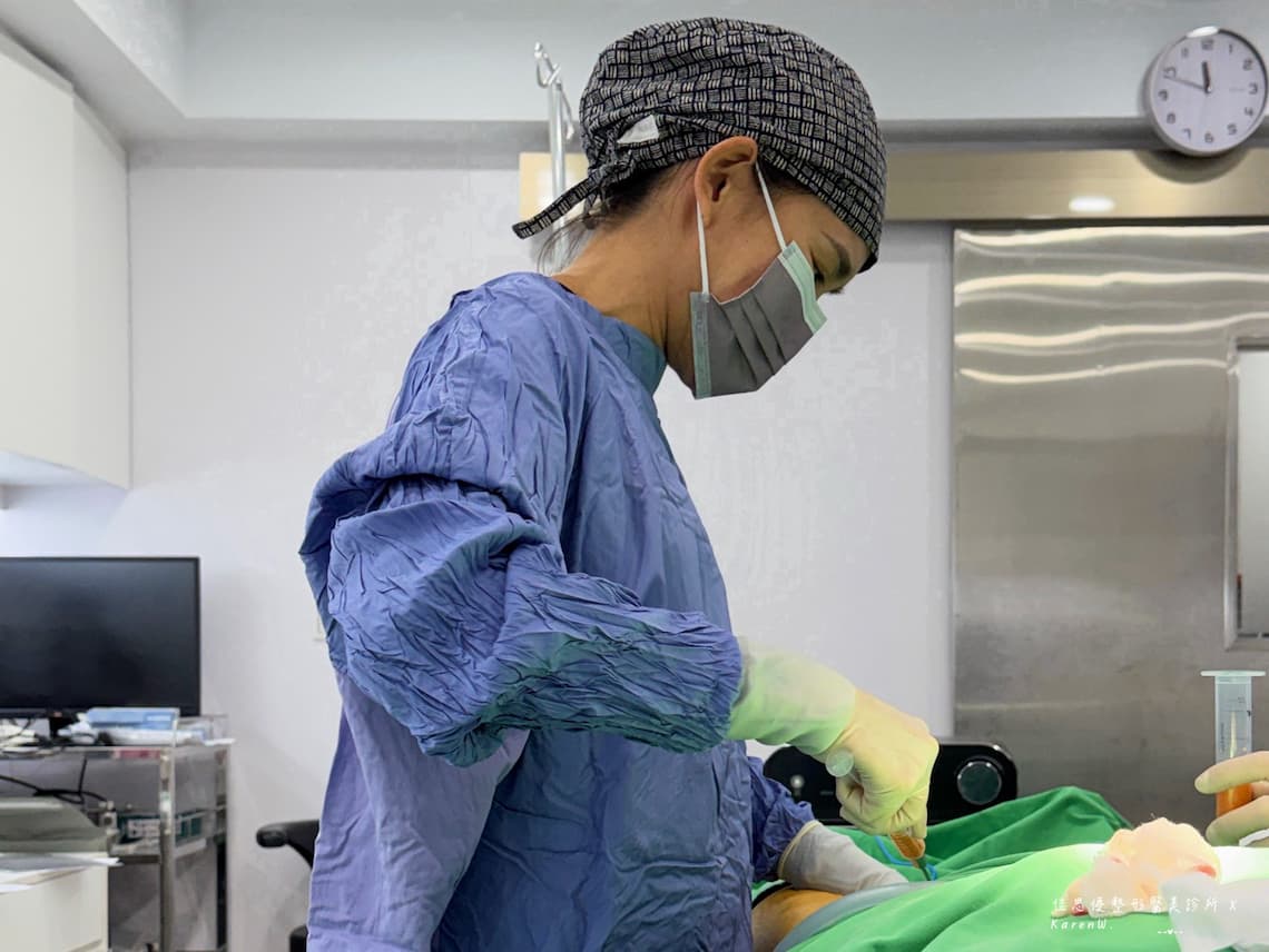 選擇給佳思優整形外科診所的陳依凡醫師做眼袋內開手術，醫師非常專業，也很顧及我的感受。